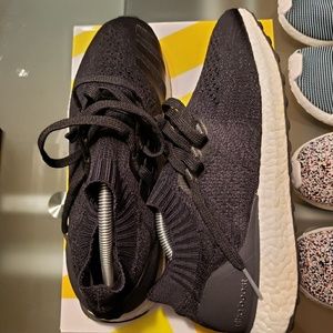 Ultra boost uncaged, black and white